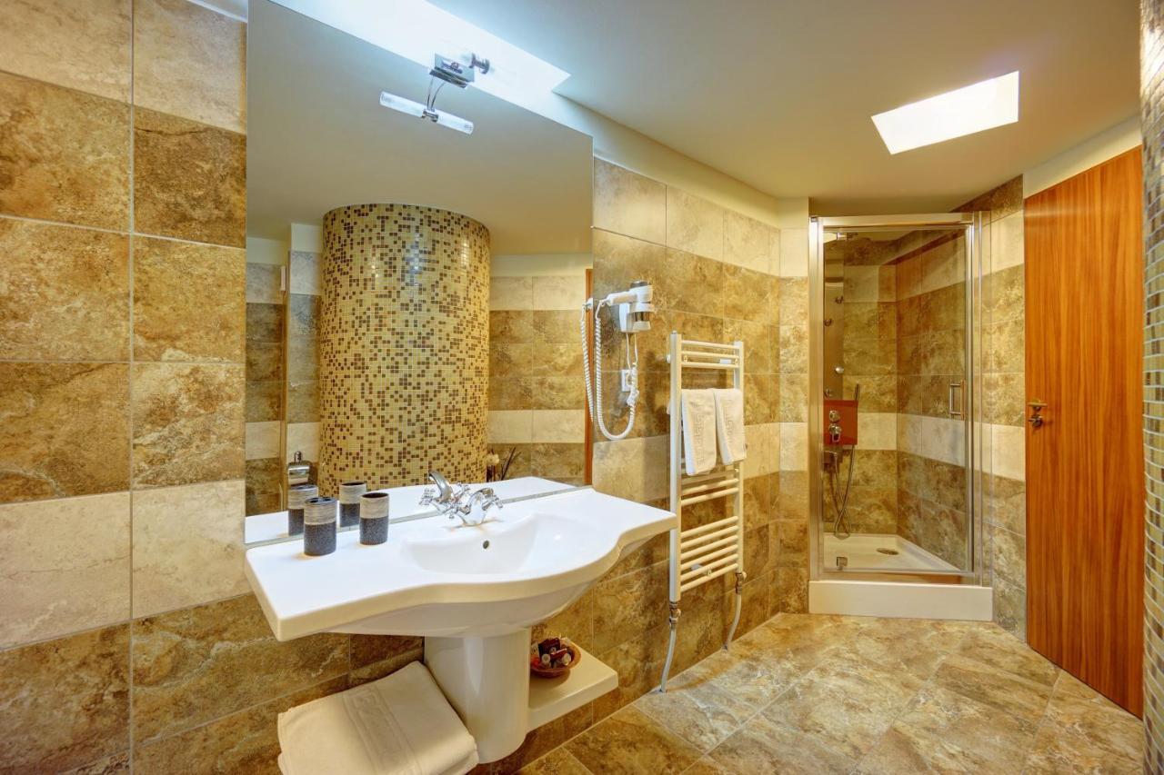Hotel Ciucas Baile Tusnad Bagian luar foto