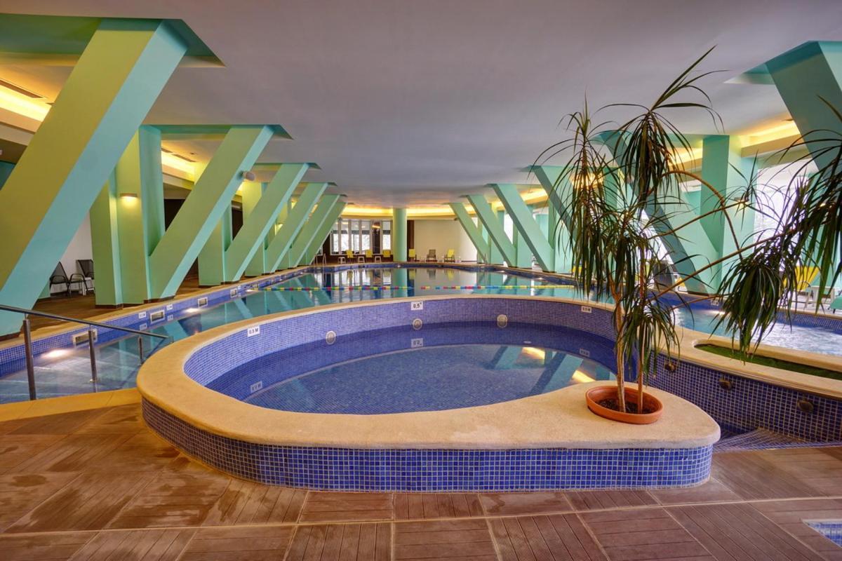 Hotel Ciucas Baile Tusnad Bagian luar foto