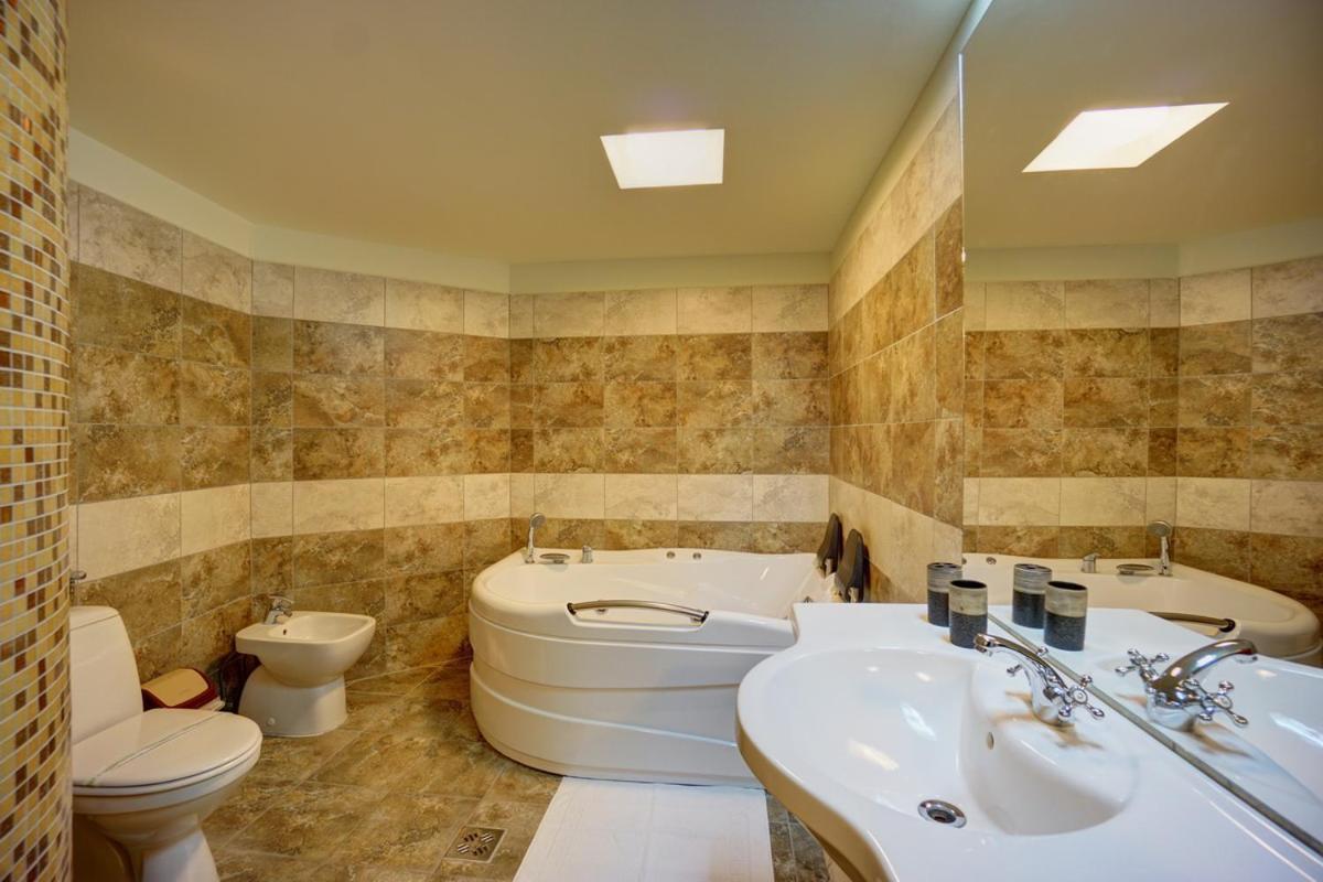 Hotel Ciucas Baile Tusnad Bagian luar foto