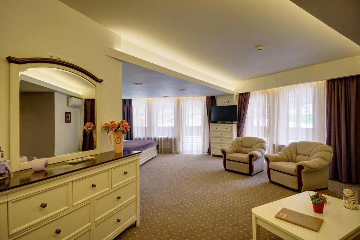 Hotel Ciucas Baile Tusnad Bagian luar foto