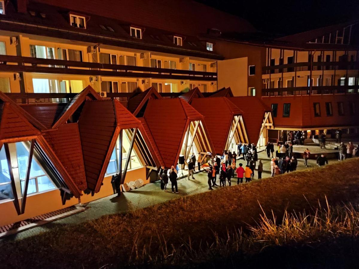Hotel Ciucas Baile Tusnad Bagian luar foto