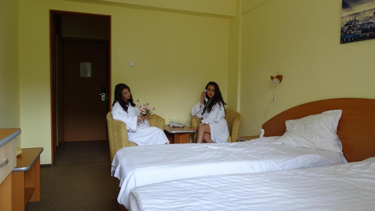 Hotel Ciucas Baile Tusnad Bagian luar foto